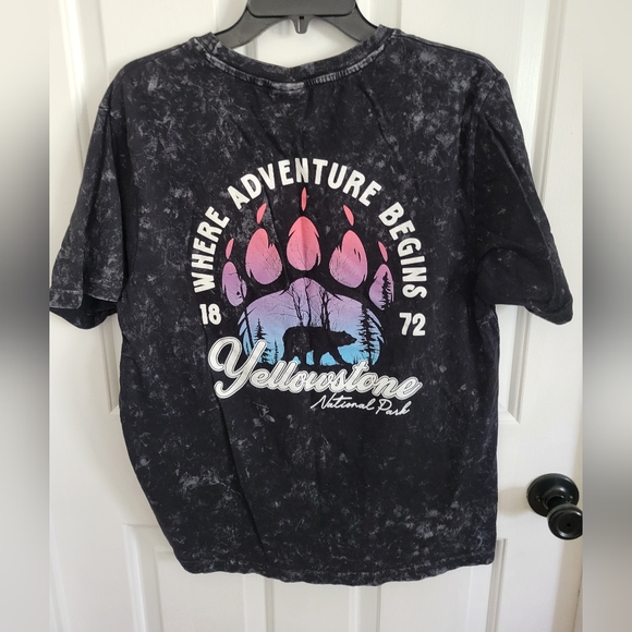 U.S. Vintage Tops - Yellowstone National Park T-Shirt Black Acid Wash Bear Paw Graphic Women's Med